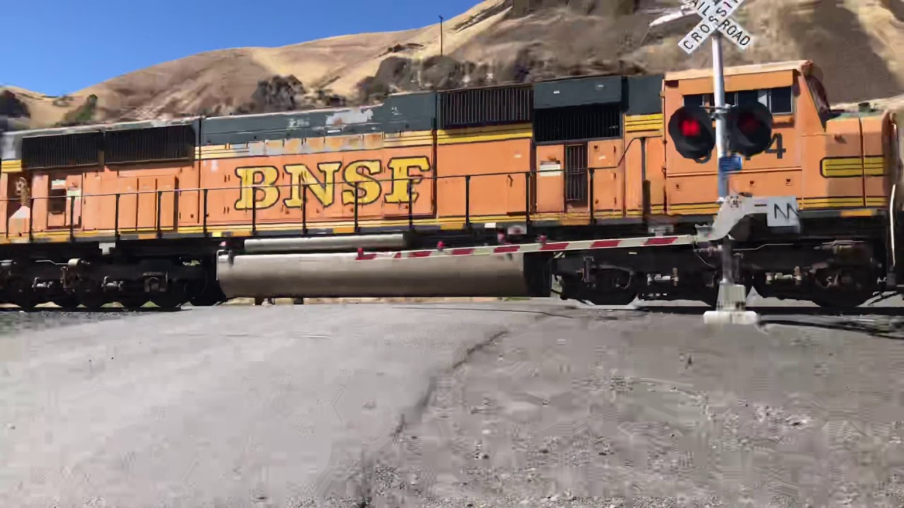 camera iphone 8 plus apk Westbound BNSF Manifest at Avery WA, with H2 70MAC