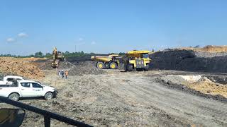 suasana tambang batubara yang sangat panas