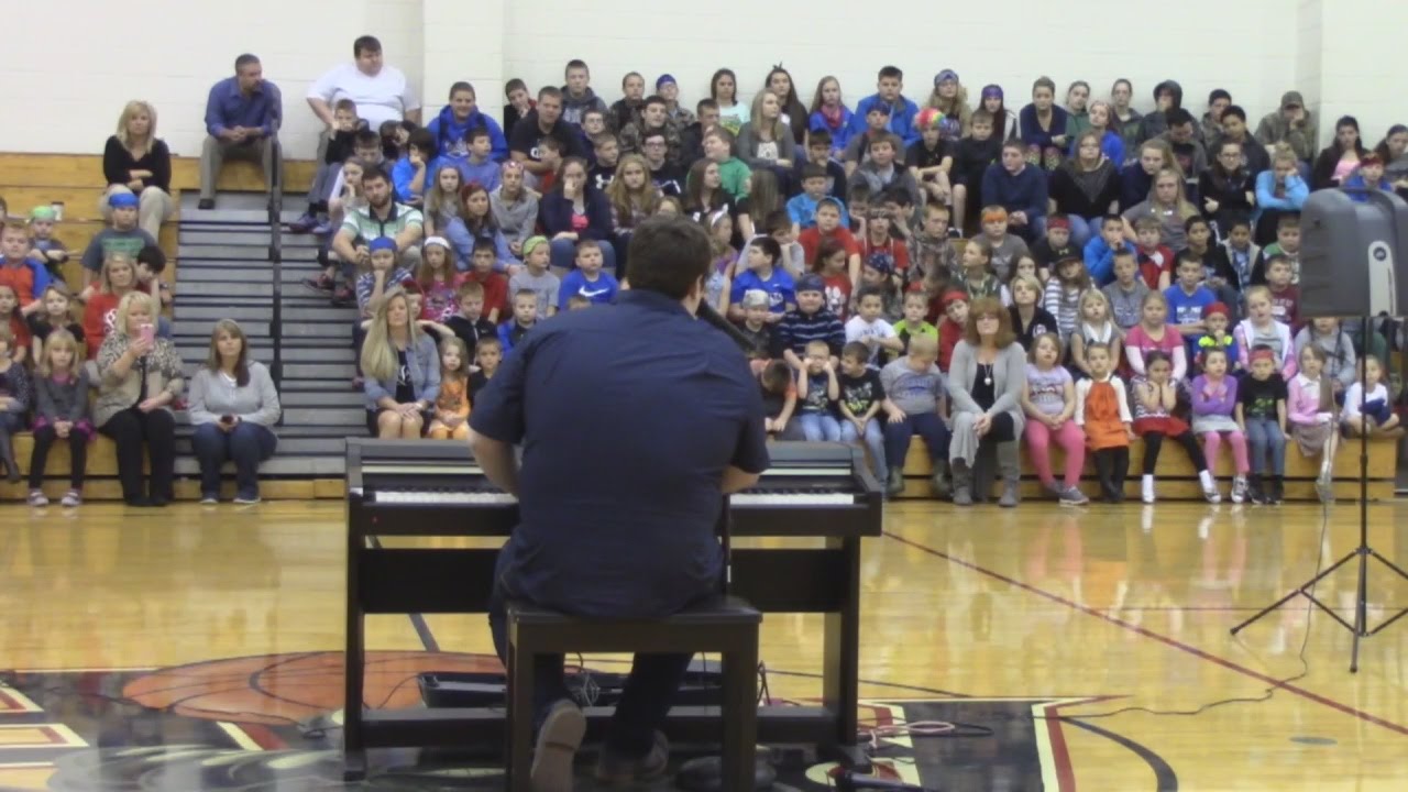 Jordan Smith visits Right Fork