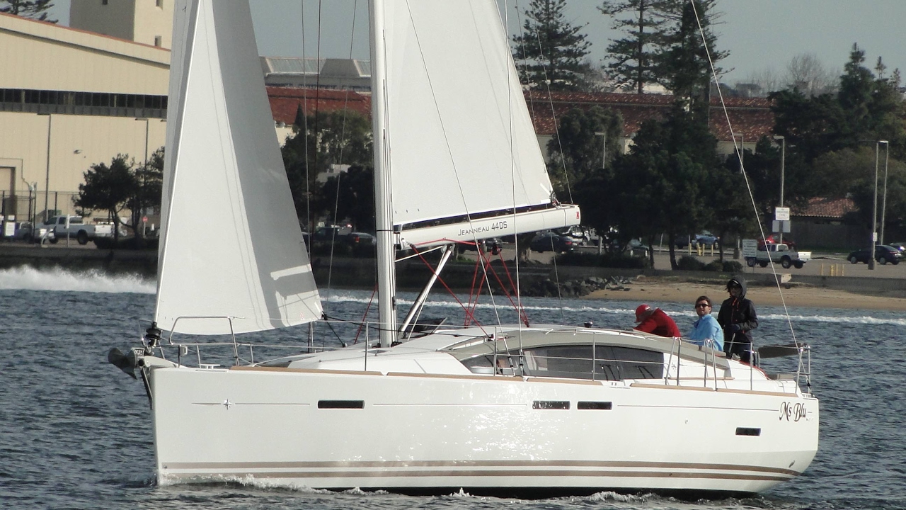 2017 Jeanneau 44DS Deck Salon Sailboat Video Walk Through By: Ian VT