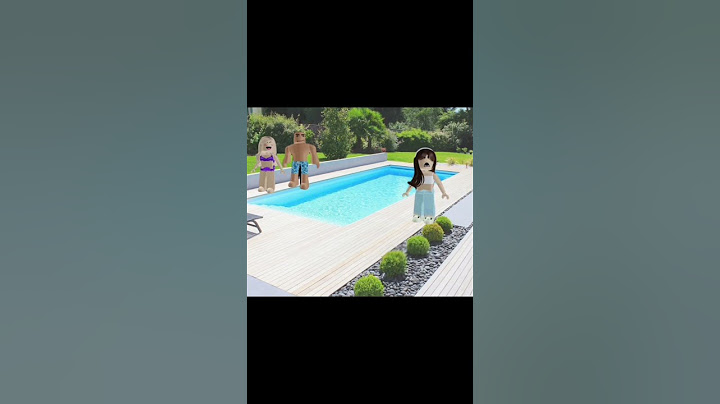 Un jour j’étais à la piscine😝ib: @RXNIA_RBX (moi)