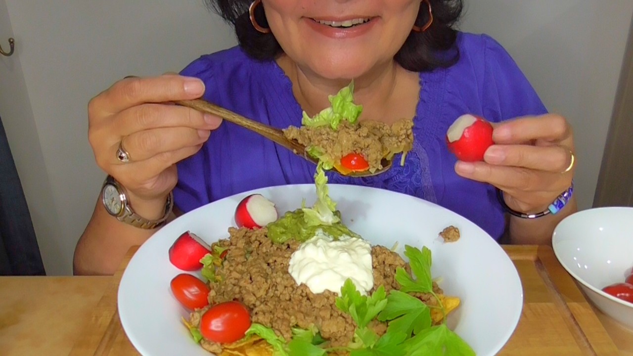 ASMR EATING |CRUNCHY NACHOS / CREAMY GUACAMOLE MUKBANG NO TALKING | CRUNCHY EATING SOUNDS | MEB ASMR