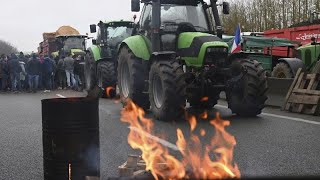 Протесты фермеров во Франции: гибель женщины, перекрытые дороги и обещания Макрона