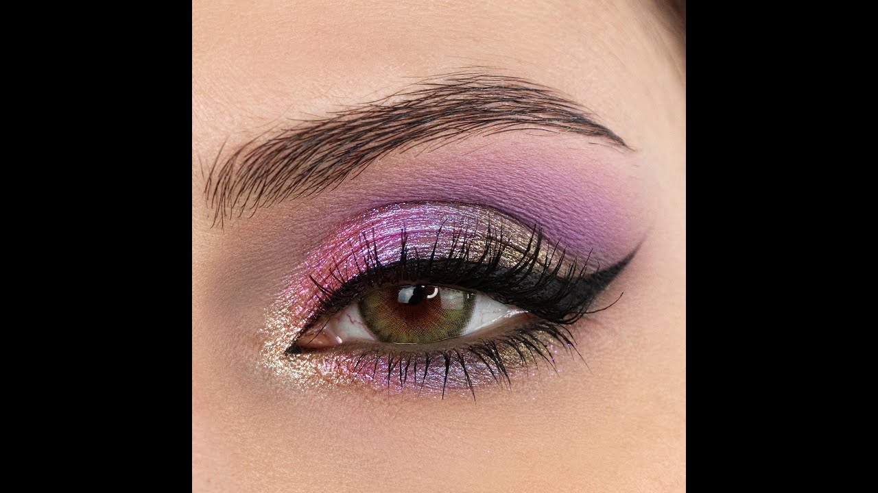 グリーンネオン Cleopatra Green – Urban Layer Colored Contacts