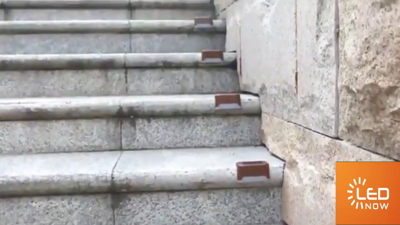 Manichino In Armatura Del Cavaliere Con Il Negozio Di Ricordo Esterno - Foto 11