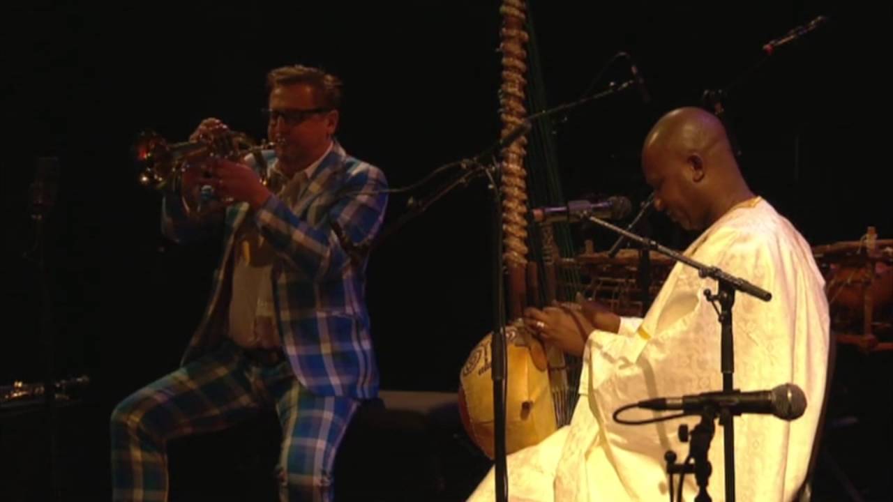 Guarda Ablaye Cissoko & Volker Goetze - Amanke Dionti - Nuit de la Voix - Fondation Orange - Paris - 2015 su YouTube Guarda Ablaye Cissoko & Volker Goetze - Amanke Dionti - Nuit de la Voix - Fondation Orange - Paris - 2015 su YouTube