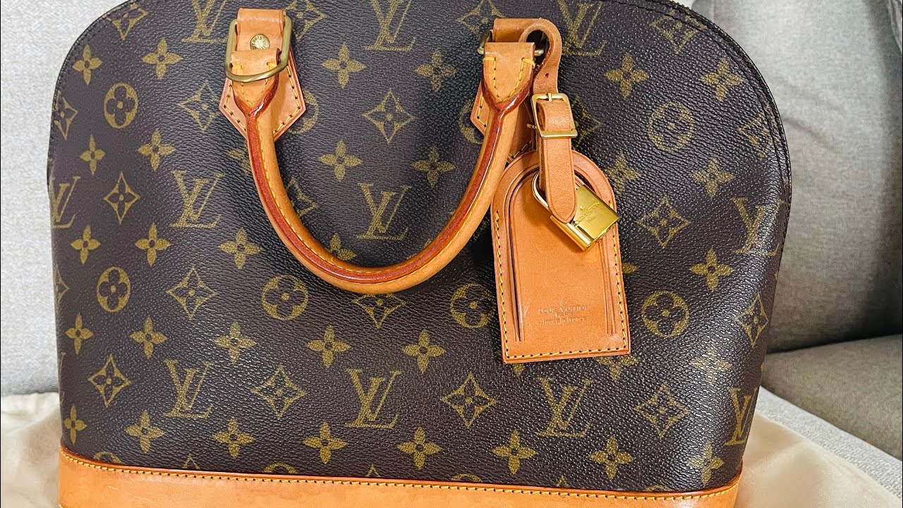 Louis Vuitton Loaders brand new worn once still has tag and are worth over 1100$ Review of the new Louis Vuitton Escale main image 2