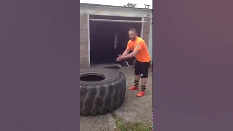 How to flip a 400kg tyre by GymBeing Strongman Ada...