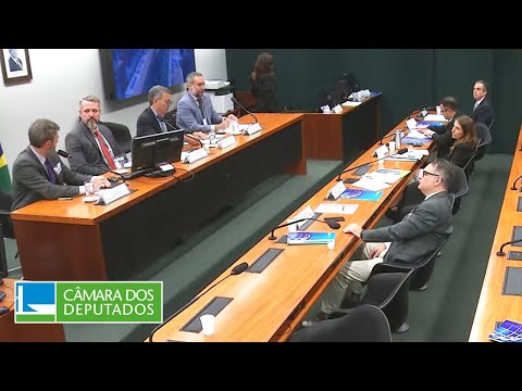 CENTRO DE ESTUDOS E DEBATES ESTRATÉGICOS