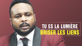 TU ES LA LUMIÈRE : BRISER LES LIENS QUI RETIENNENT VOTRE DESTINÉE / Révérend Paul Mukendi