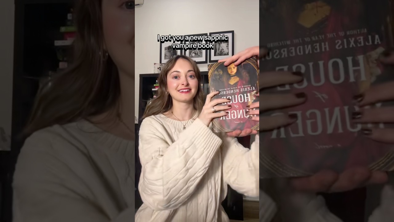 sapphic vampire books!! 📚 