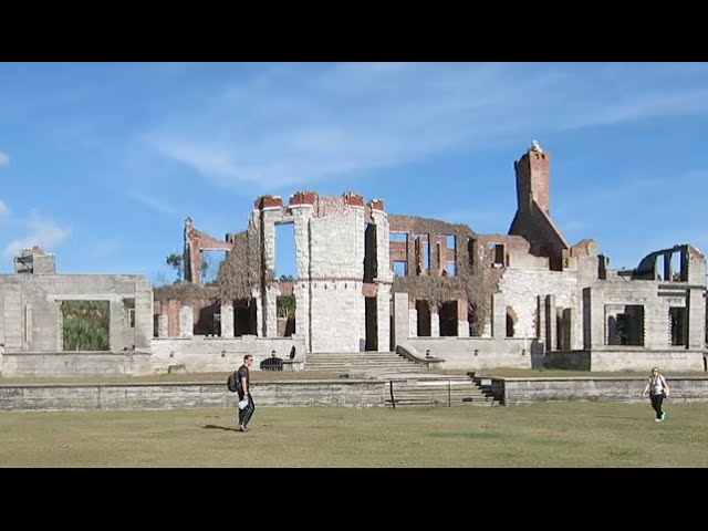 EXPLORING ISLAND RUINS