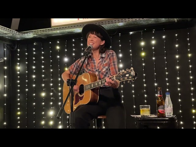 Sarah Lee Guthrie - It's a Dog Gone Shame (Sarah Lee Guthrie) / Lemon Rock Granada 19/Abril/24