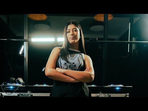 HIP HOP TRAP DJ SET Mia Mia For New Balance 1000 Lemkus