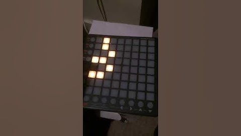 Lifepad Random Gunk Turns into a Glider