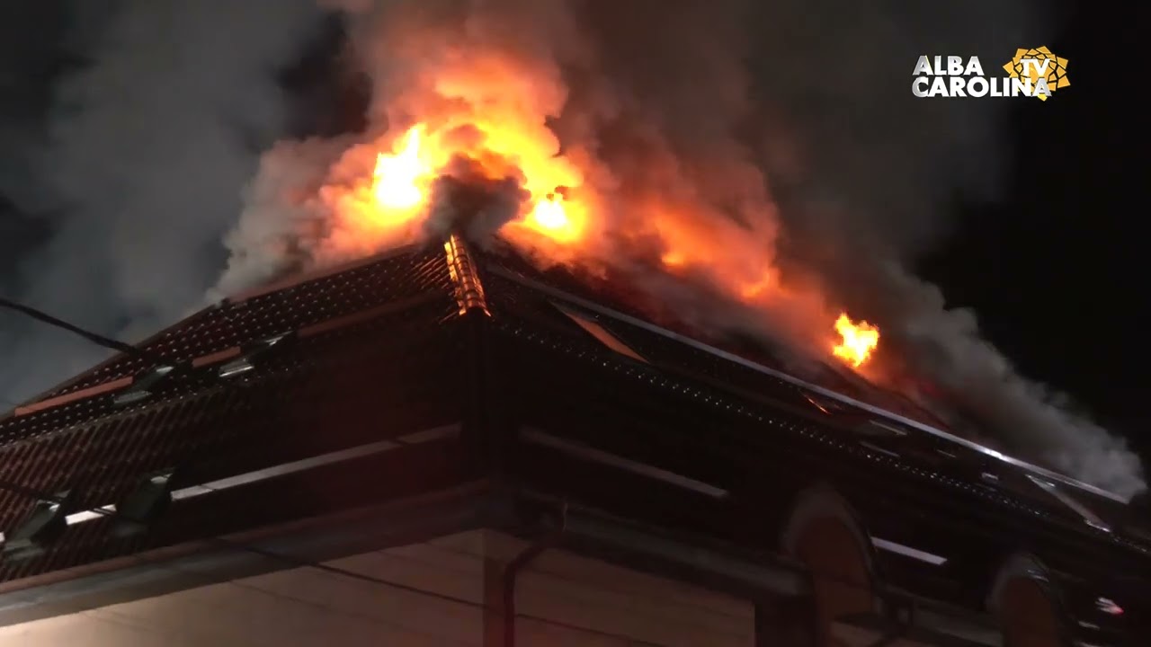 Noapte incendiară pentru pompierii din Alba