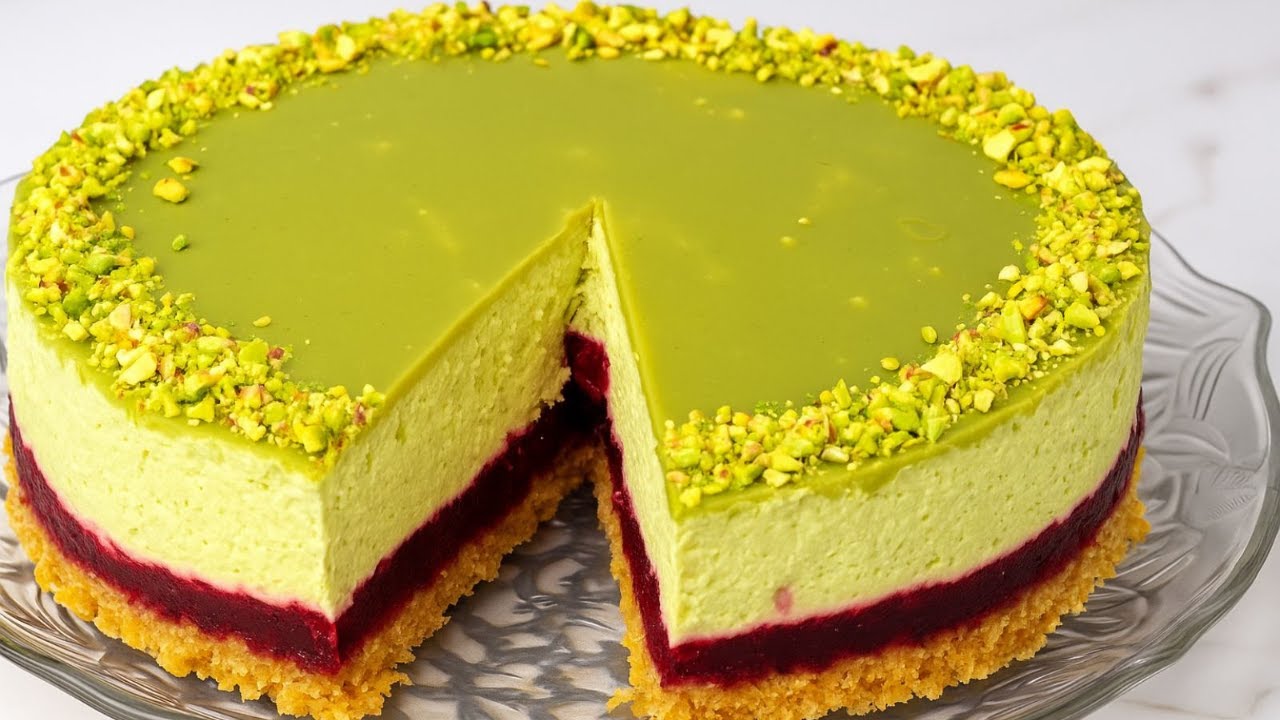 No-Bake Pistachio & Cherry Cake – Easy, Creamy & Delicious Dessert