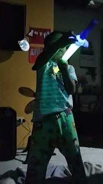 ENJOY SI ROAM SA BINIGAY NA TOY NG PINASAN NIYA😅