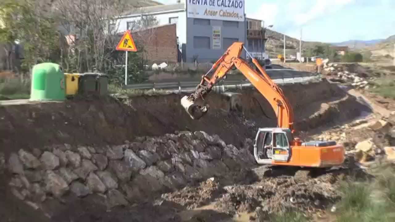 ANGEL EL LEVITA HACIENDO UNA ESCOLLERA JUNTO A LOS BAÑOS DE FITERO NAVARRA 13 10 2014