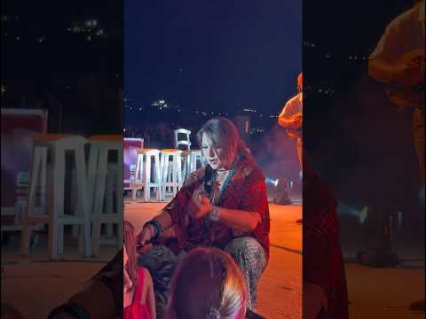 Καίτη Γαρμπή δίνει το μικρόφωνο στη μικρή Σόφη και τραγουδούν τα Κορμιά χαμένα ΡΕΘΥΜΝΟ Garbi