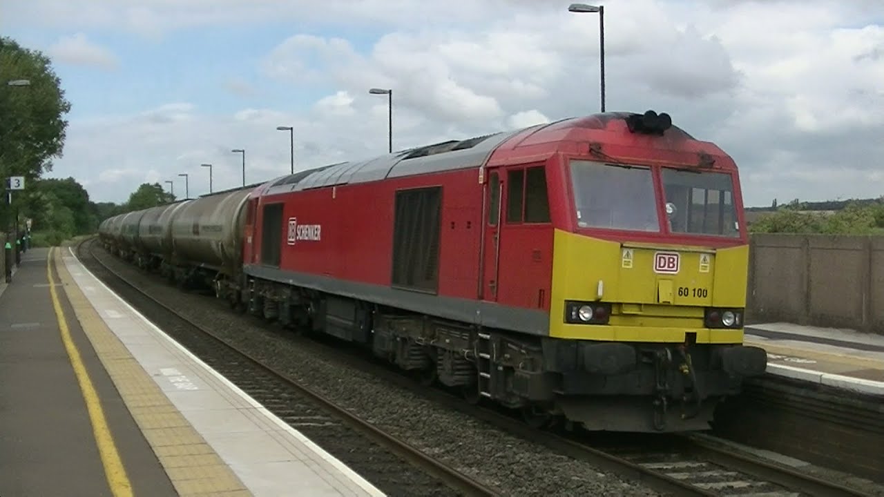 Trains at Tamworth 10/08/16
