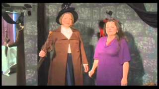 How to Make a Mary Poppins Halloween Costume