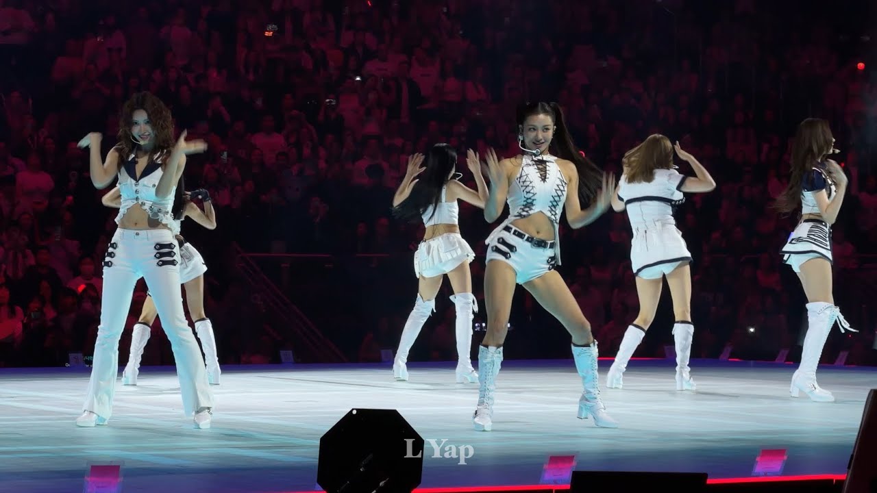TWICE Seattle Day 2 Opening 20 Minutes 4K Fancam @ ‘This Is For’ World Tour 