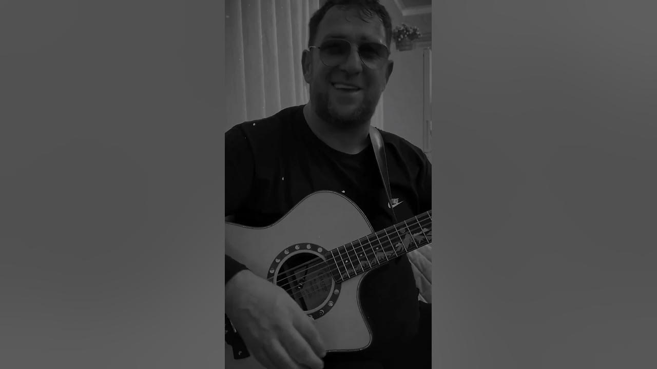 хусейн горчаханов живой. хусейн горчаханов девочка стоп. хусейн горчаханов роза. ислам горчаханов песни. гитара хусейн горчаханов.