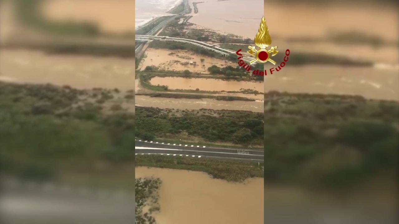 Maltempo in Sardegna, Capoterra allagata: le immagini dall'elicottero