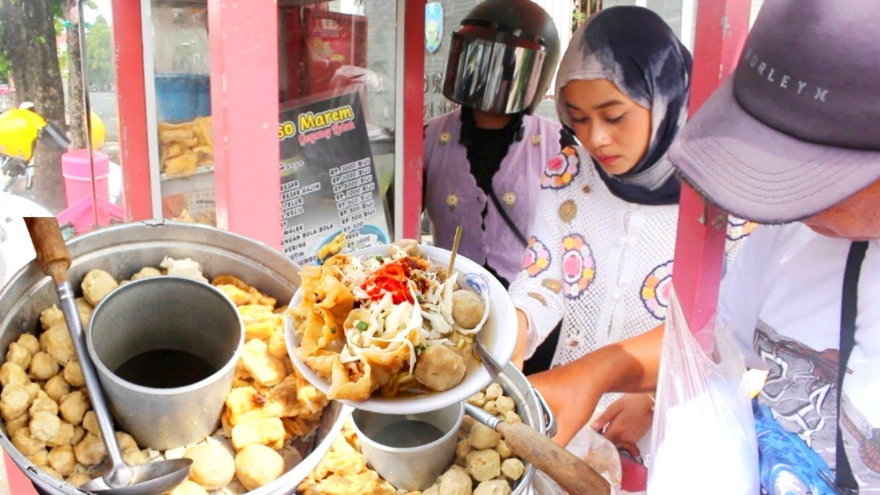 IDOLANYA CEWEK SITUBONDO !! BAKSO ENAK YANG LAGI VIRAL !!