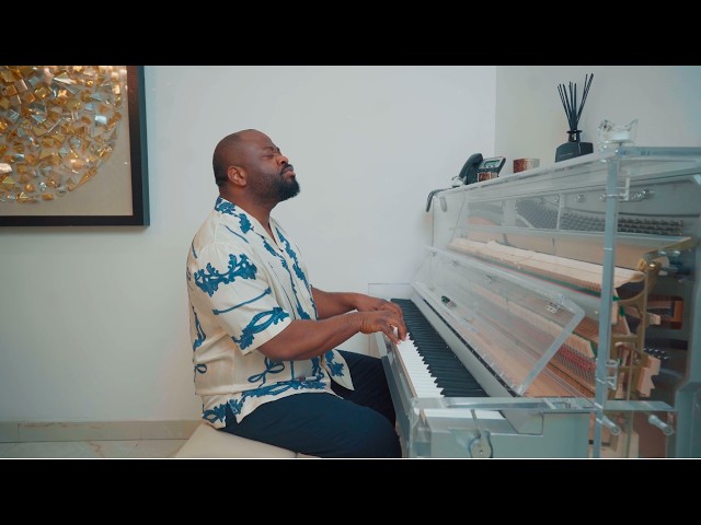 MOISE MBIYE EN MODE « DANS MA TÊTE » : DIRECTION BERCY LE 21 NOVEMBRE 🔥