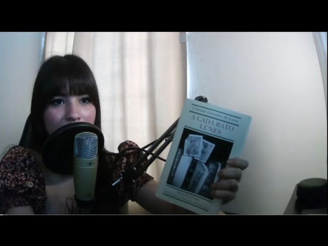 ASMR leyendo un cuento sobre la monotonía con voz suave