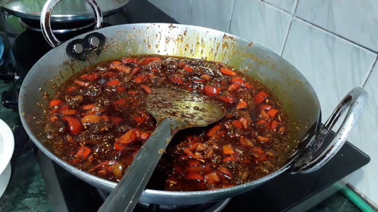 लाल मोटा मिर्च का खट्टा मीठा और तीखा अचार चटपटा