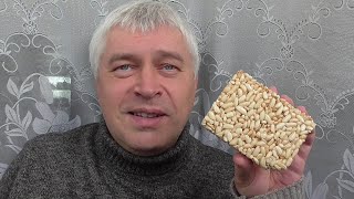 картинка: Сегодня 31 октября 2021 год. Геннадий Горин кушает воздушный рис