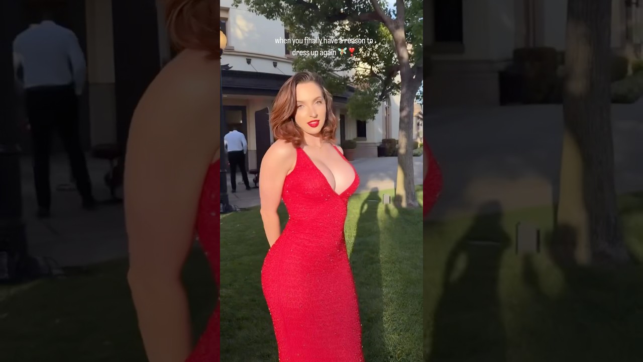 My outfit for a red carpet premiere! What do you think? ❣️🧚‍♀️