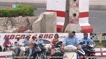 Người dân tự ý dỡ bỏ hàng rào phân cách - Nguy hiểm rình rập