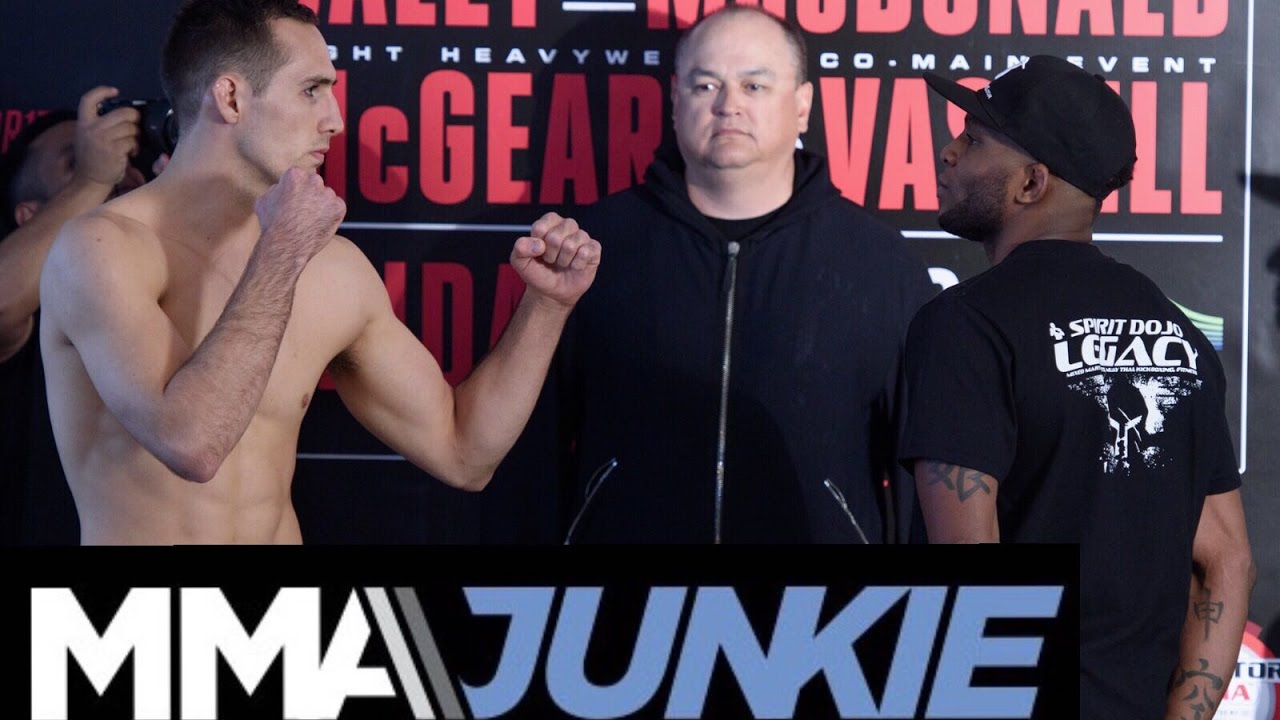 Bellator 179 weigh-in faceoffs