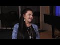 Crystal Gayle - "You Don't Know Me" - FOX 17 Rock & Review