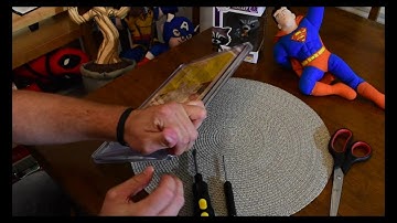 HOW TO CRACK A CGC GRADED COMIC - UNSLABBING STEPS