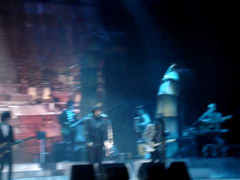 Tiramisú de limón y Embustera - Joaquín Sabina y Pereza en Madrid (15-12-2009)
