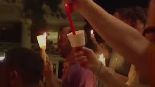 Hundreds gathered and sang songs for the peaceful Charlottesville candlelight vigil