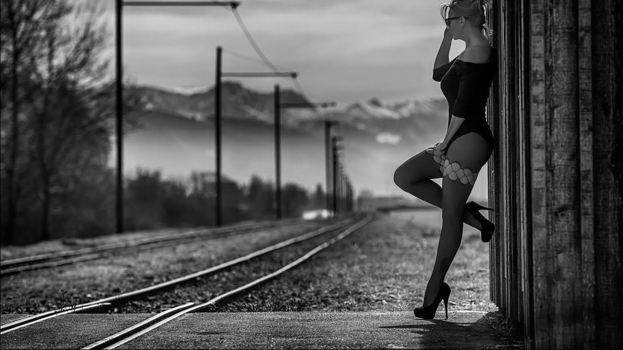 Crushing Low Frequencies | Warehouse Techno at Full Power