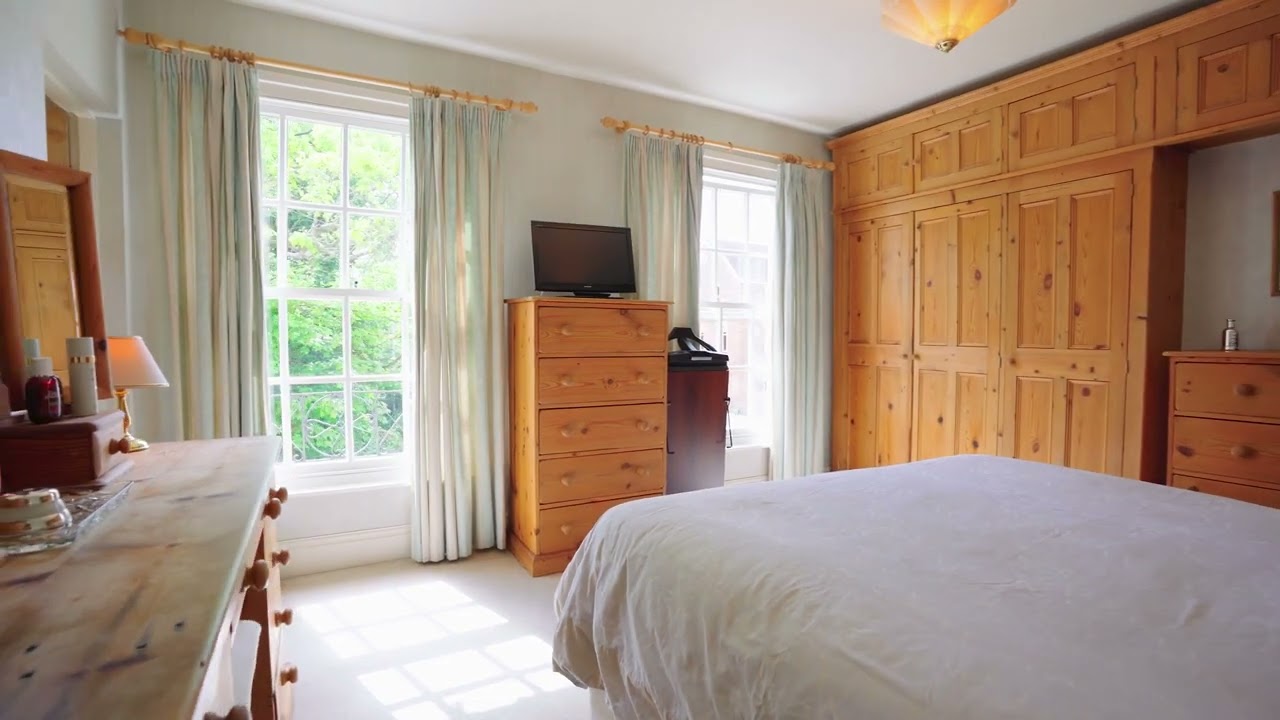 56 Hall Lane, Hagley