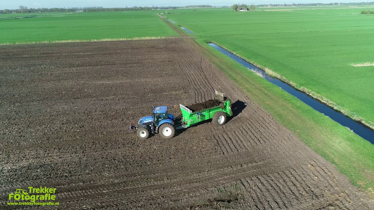 Mest 2018: Vaste mest strooien door loonbedrijf Maurice Land