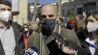 Γιάνης Βαρουφάκης - Να φύγουν τα ρωσικά στρατεύματα από την Ουκρανία & να πάψει η επέκταση του ΝΑΤΟ