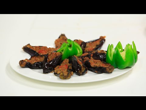 باذنجان باللحمة المفرومة في الفرن نجلاء الشرشابي