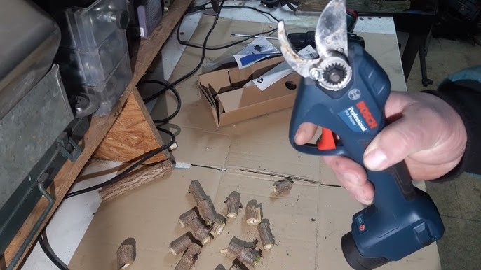 Bosch Professional Cordless Brushless Pro Pruner / Secateur 12V