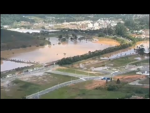فيديو: قتيلان وآلاف المشردين جراء أمطار غزيرة في البرازيل
 - نشر قبل 18 ساعة