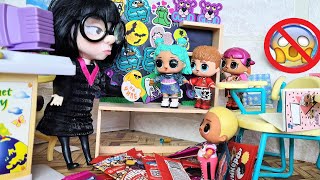 STUCK ALL STICKERS 🤣🤣 Teacher IN SHOCK Dolls LOL surprise FUNNY SCHOOL dolls cartoons DarinelkA