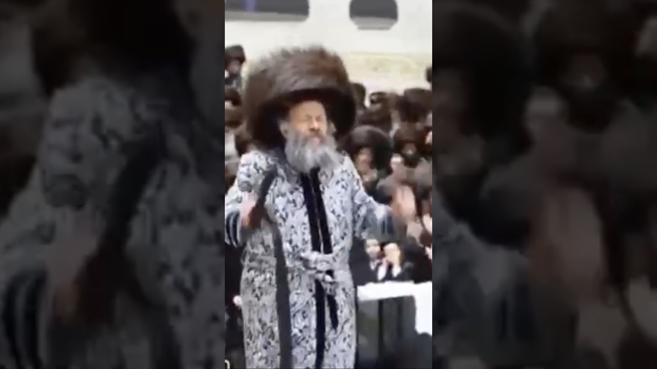 האדמו״ר מבאבוב 45 בריקוד המצוה טאנץ בחתונת נכדיו